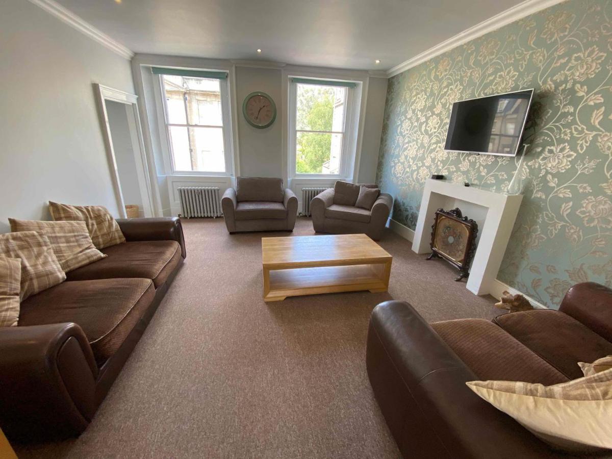 Bath Roof Terrace Apartment, City Centre, Sleeps Up To 8 Kültér fotó