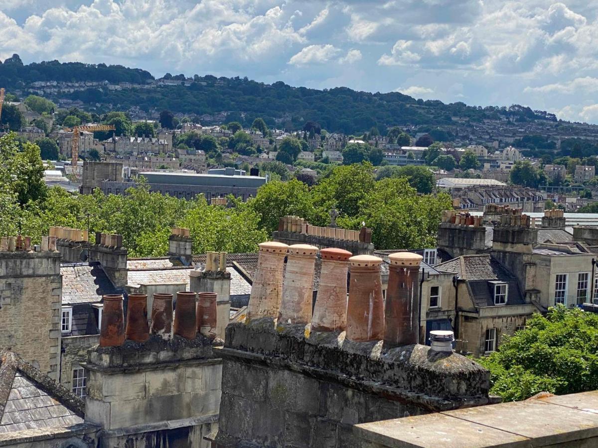 Bath Roof Terrace Apartment, City Centre, Sleeps Up To 8 Kültér fotó
