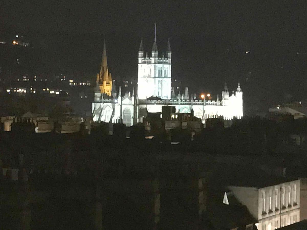 Bath Roof Terrace Apartment, City Centre, Sleeps Up To 8 Kültér fotó